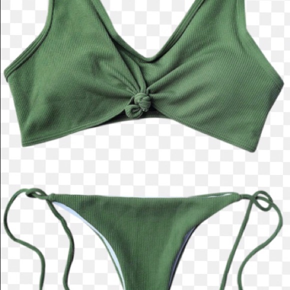 Green tie bikini - Picture 1 of 3